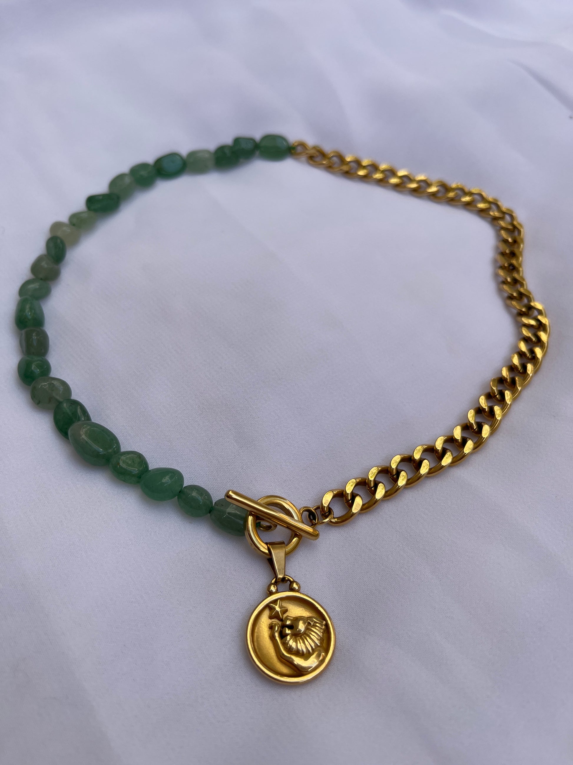 Collier chaîne plaqué or 18k signe astrologique et aventurine verte 